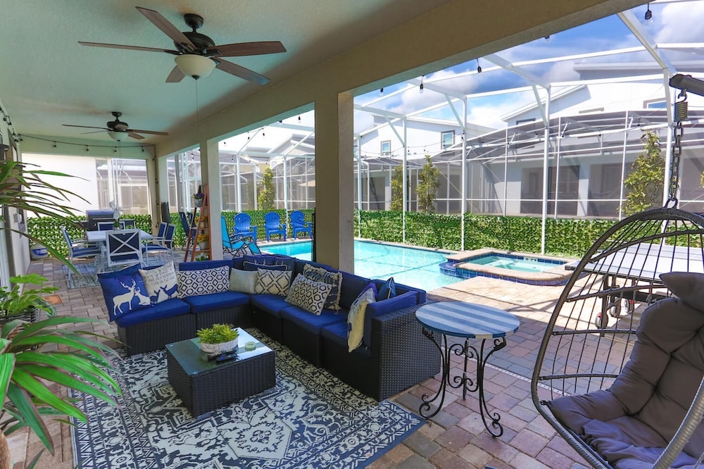 Magical Muggle Mansion Pool & Spa Sleeps 23 - photo 9