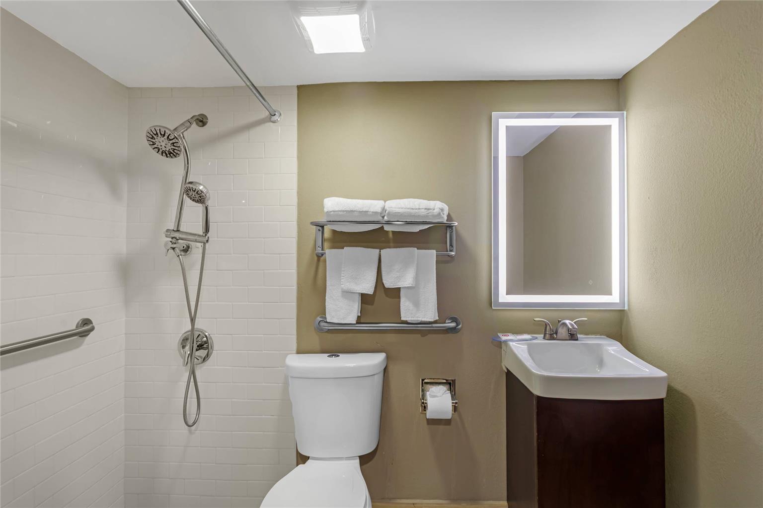 Comfort Inn & Suites Pottstown Eastern Gateway - photo 17