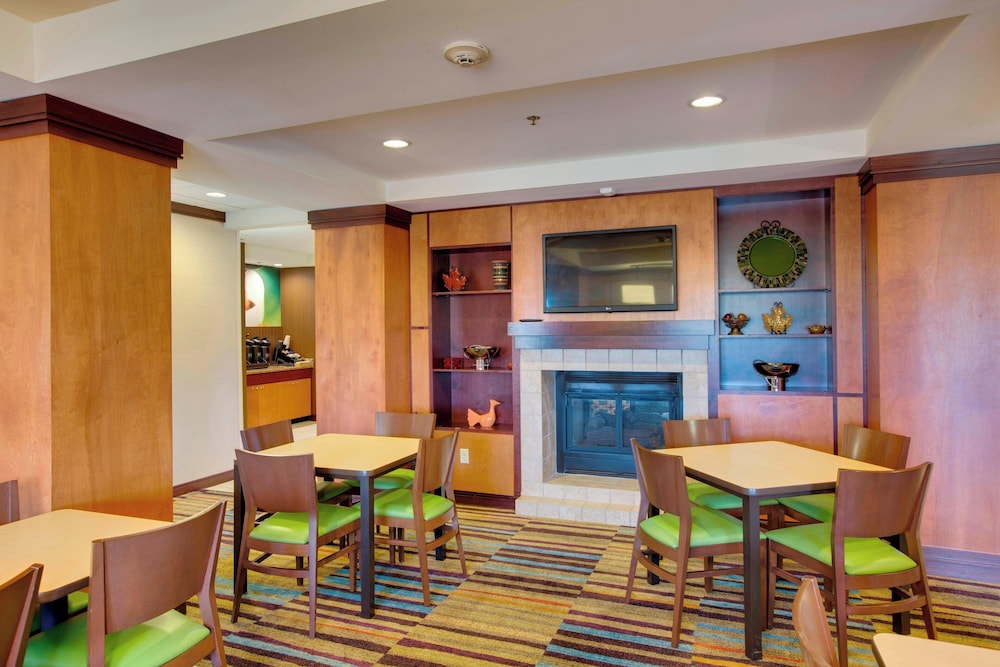 Fairfield Inn & Suites by Marriott South Hill - photo 24