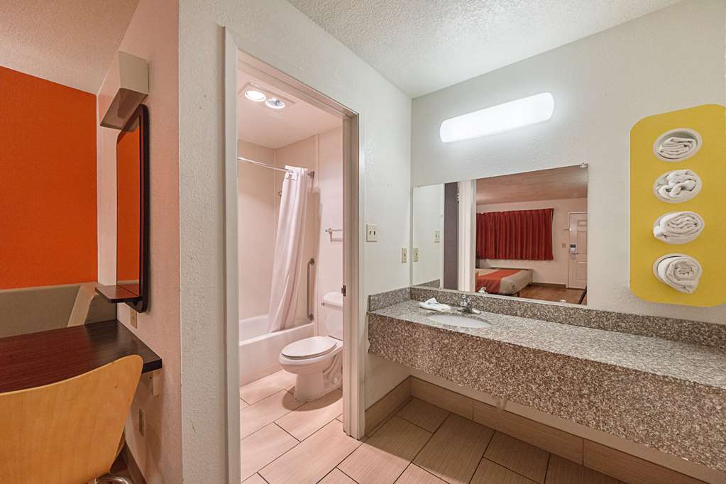 Motel 6 San Antonio TX Fiesta Trails - photo 22