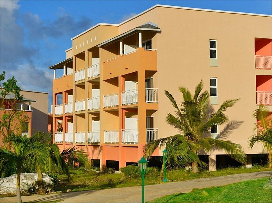 Hotel Playa Paraiso — Unknown City