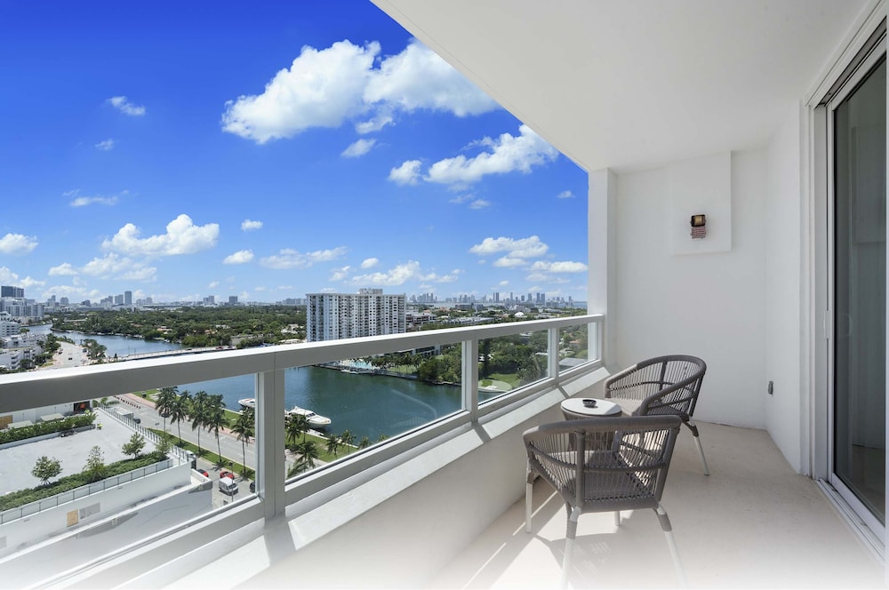 Fontainebleau Miami Beach Private Luxury Suites - photo 471