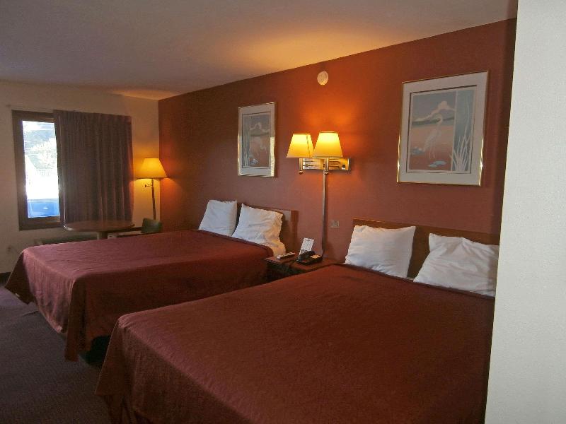Rodeway Inn - photo 17