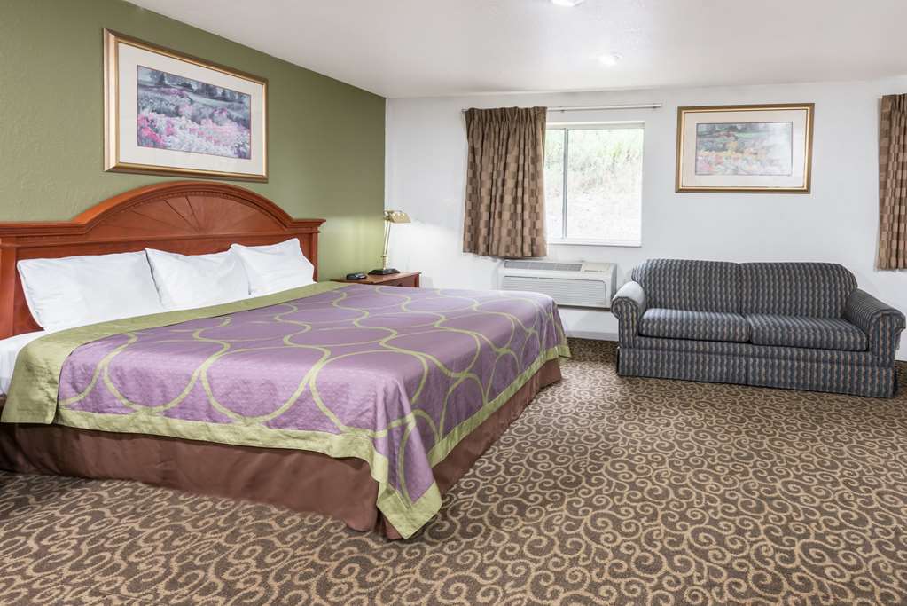 Super 8 by Wyndham Pittsburgh Monroeville - photo 57