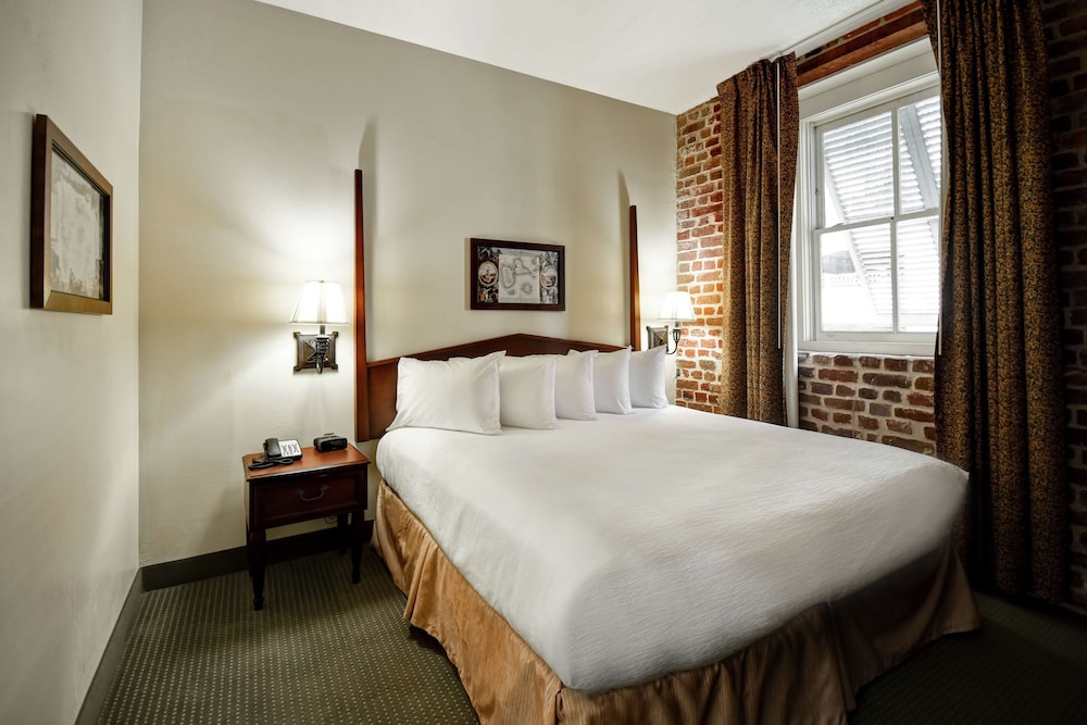 Embassy Suites by Hilton Charleston Historic District - photo 46