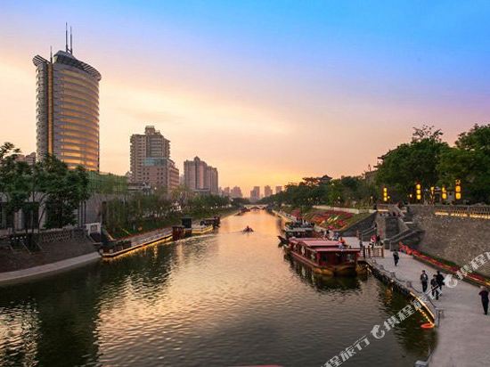 Howard Johnson by Wyndham Ginwa Plaza Hotel Xian — 4-Star Luxury Hotel in Xi'an, People's Republic of China