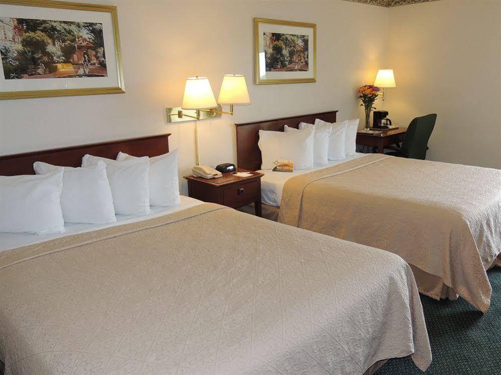 Quality Inn & Suites Biltmore South - photo 3