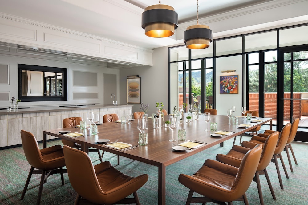 Four Seasons Hotel Los Angeles at Westlake Village - photo 48