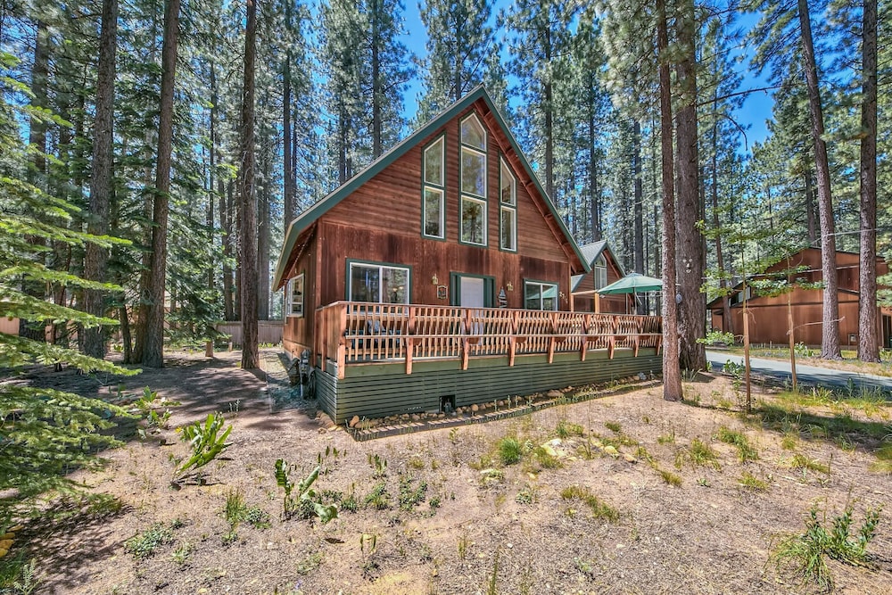 Hank Monk Chalet 2730HM — 4-Star Luxury Hotel in South Lake Tahoe, United States