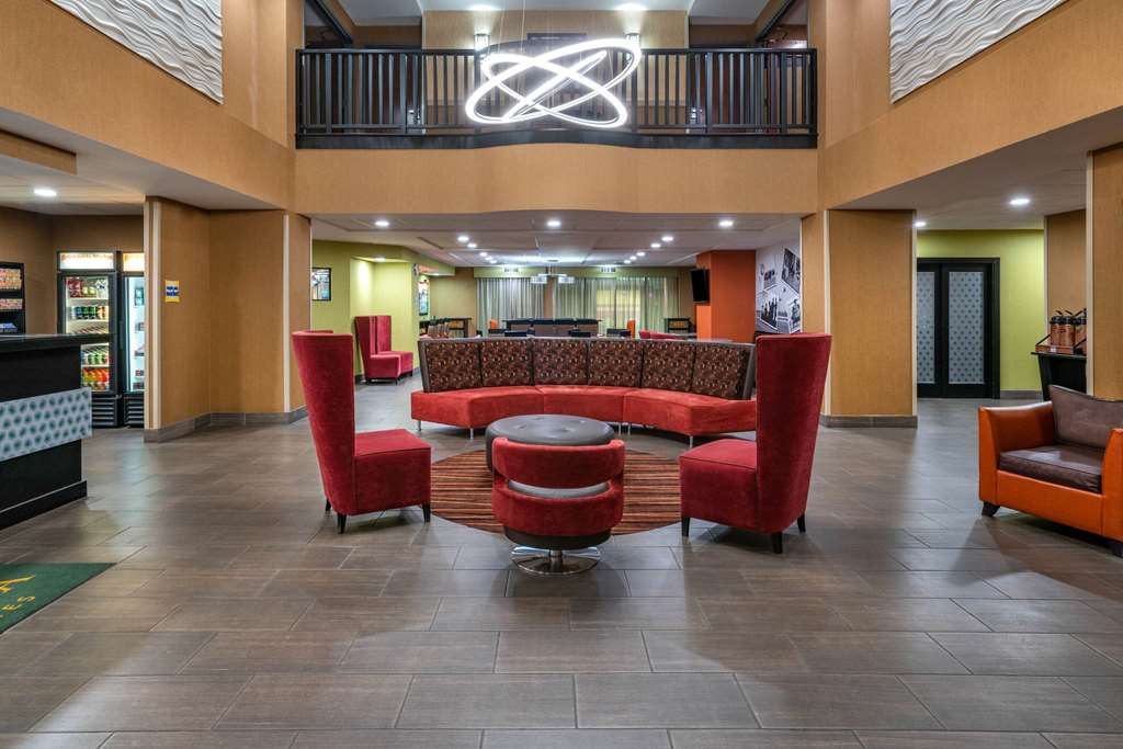 La Quinta Inn & Suites by Wyndham Clarksville - photo 3