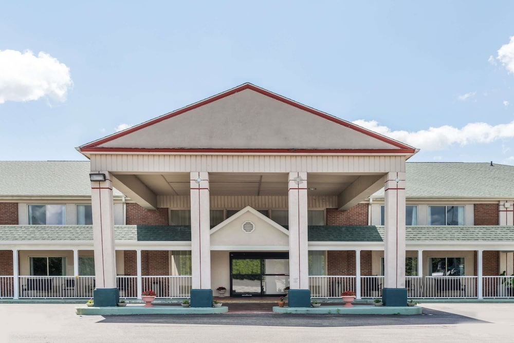 Days Inn by Wyndham Columbus IN - photo 29