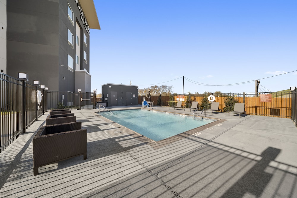 TownePlace Suites by Marriott Waco Northeast - photo 22