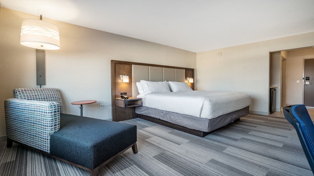 Holiday Inn Express and Suites Platteville by IHG - photo 5