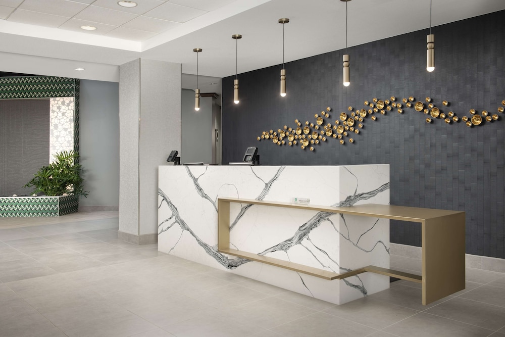 Embassy Suites by Hilton Dulles North Loudoun - photo 5