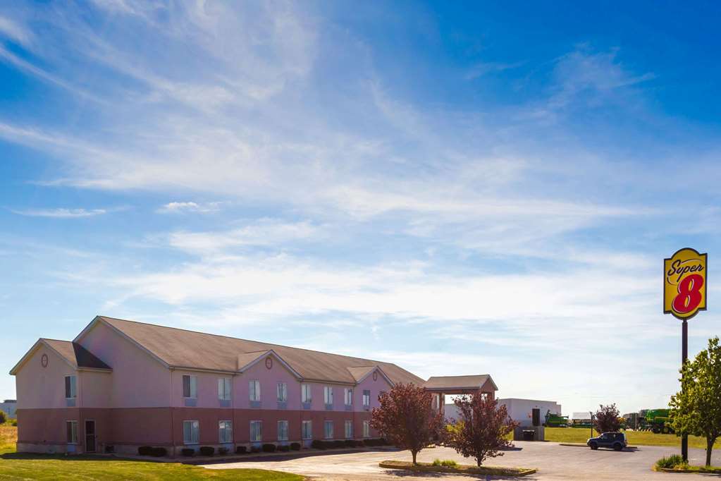 Super 8 by Wyndham Frankfort IN - photo 3