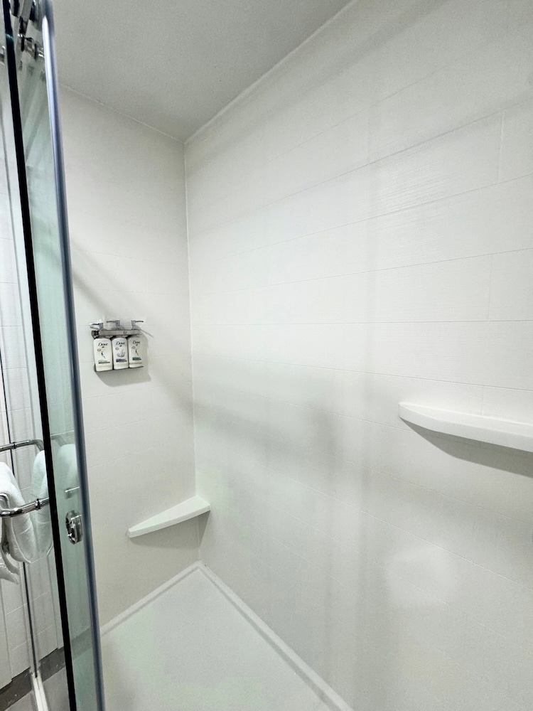 Holiday Inn Express & Suites St Joseph by IHG - photo 50