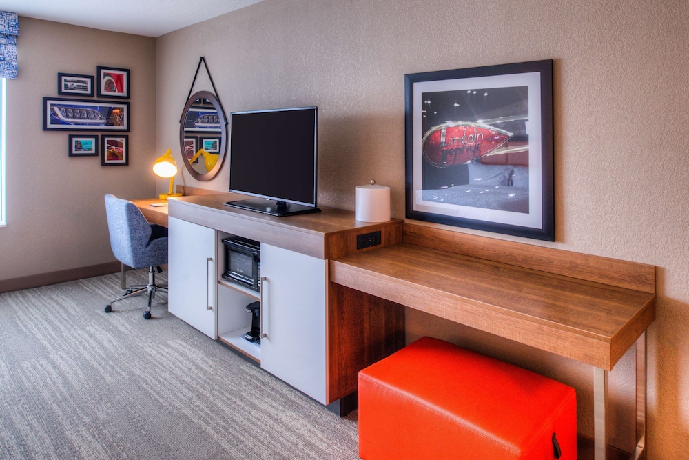 Hampton Inn & Suites Wixom - photo 22
