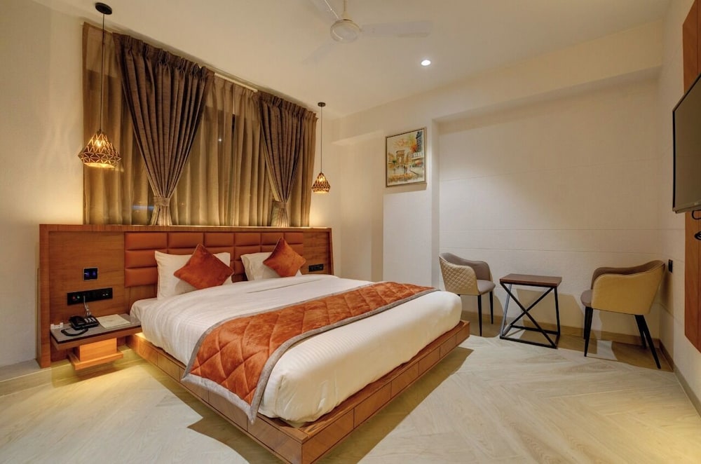 Hotel Diamond 26 in Surat, India