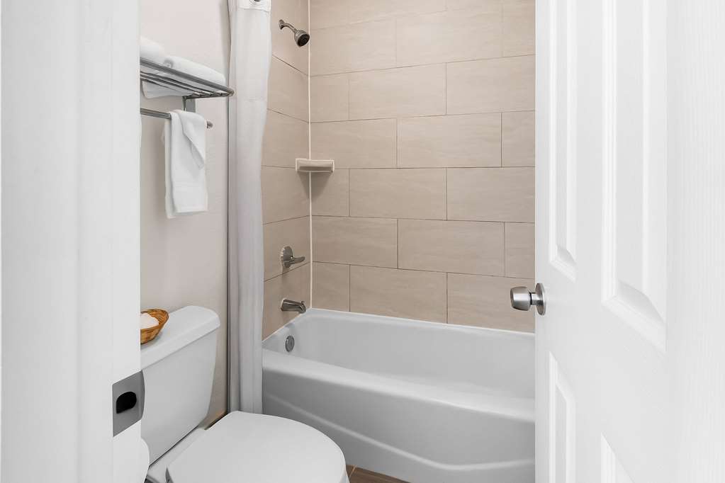 Super 8 by Wyndham Pleasanton - photo 29
