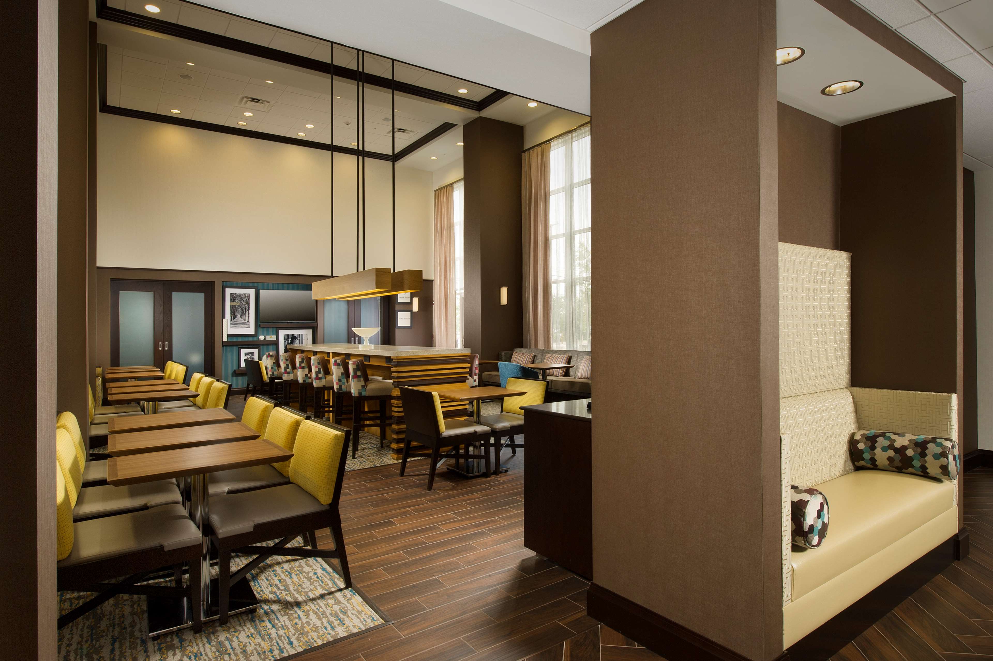 Hampton Inn & Suites Syracuse Carrier Circle - photo 6