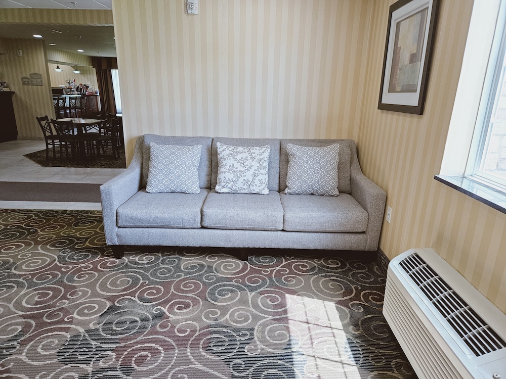 Cobblestone Inn & Suites Bloomfield - photo 6