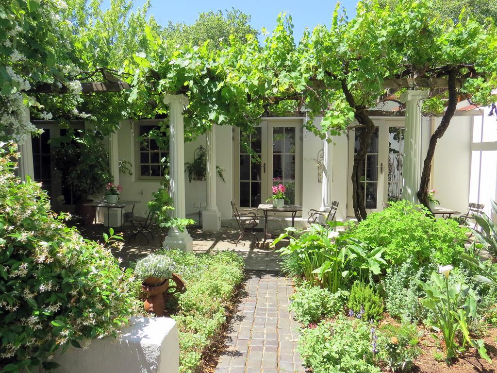Au Pear Boutique Guesthouse