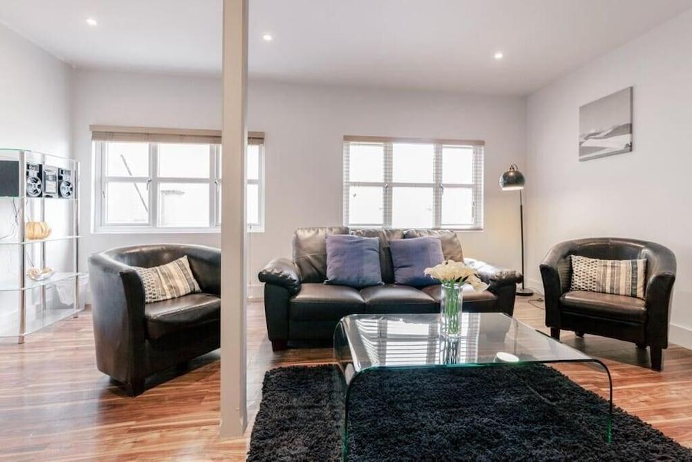 Roomspace Apartments Friar House