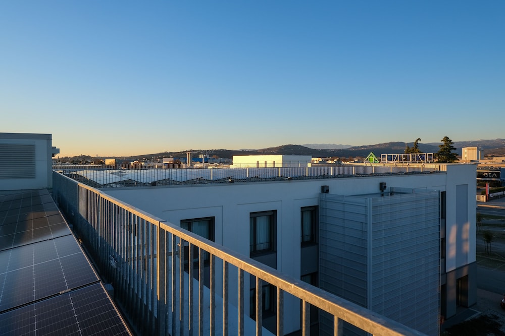 Emerald Green Residence — 4-Star Luxury Hotel in Caldiero, Italy