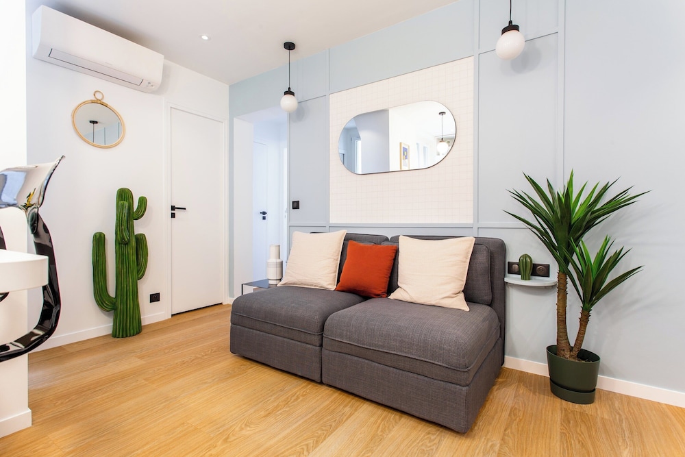 Magnificent Apartment 3br 6p Paris Center — 4-Star Luxury Hotel in Paris, France