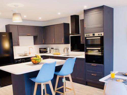 Hideaway house Sleeps 9 with parking — 4-Star Luxury Hotel in Mangotsfield, United Kingdom