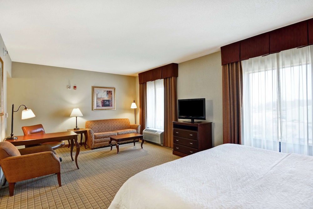 Hampton Inn & Suites Peoria at Grand Prairie IL - photo 17