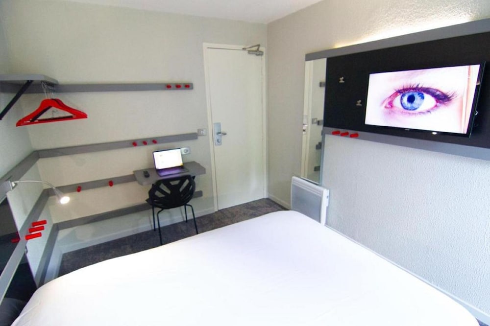 Enzo Hotels Trappes By Kyriad Direct — Trappes — photo 2