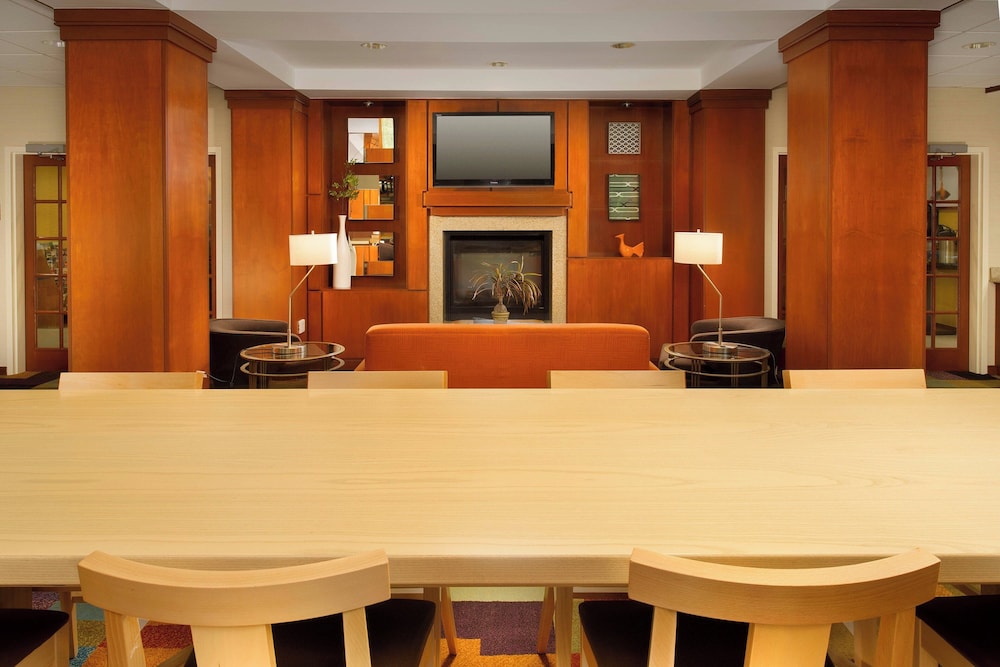 Fairfield Inn & Suites by Marriott Marshall - photo 19