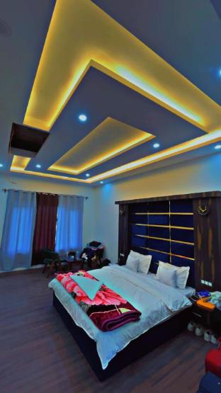 Gulmarg peak view resort in Unknown City, India