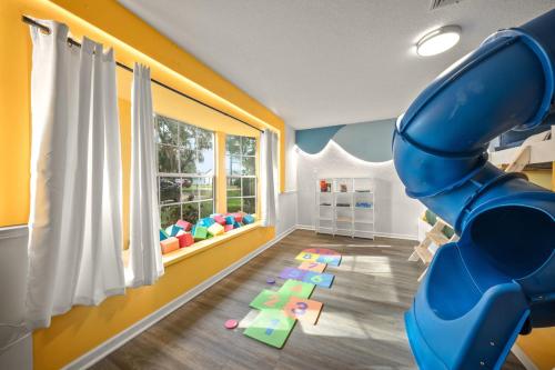 25P Pickleball Basketball Spa Theater Pool Golf in Bradenton, United States