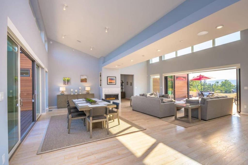 Xanadu Healdsburg A Wine Country Escape — 4-Star Luxury Hotel in Healdsburg, United States