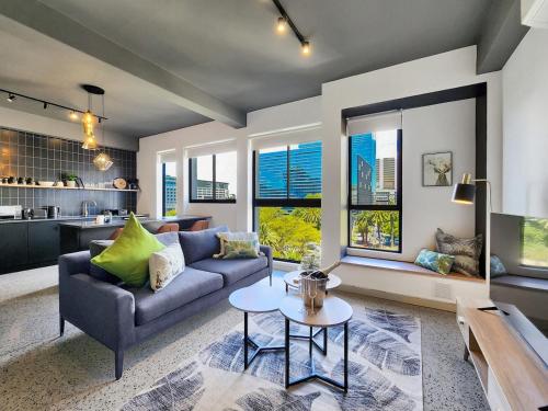 Stylish modern new secure home — 4-Star Luxury Hotel in Cape Town, South Africa
