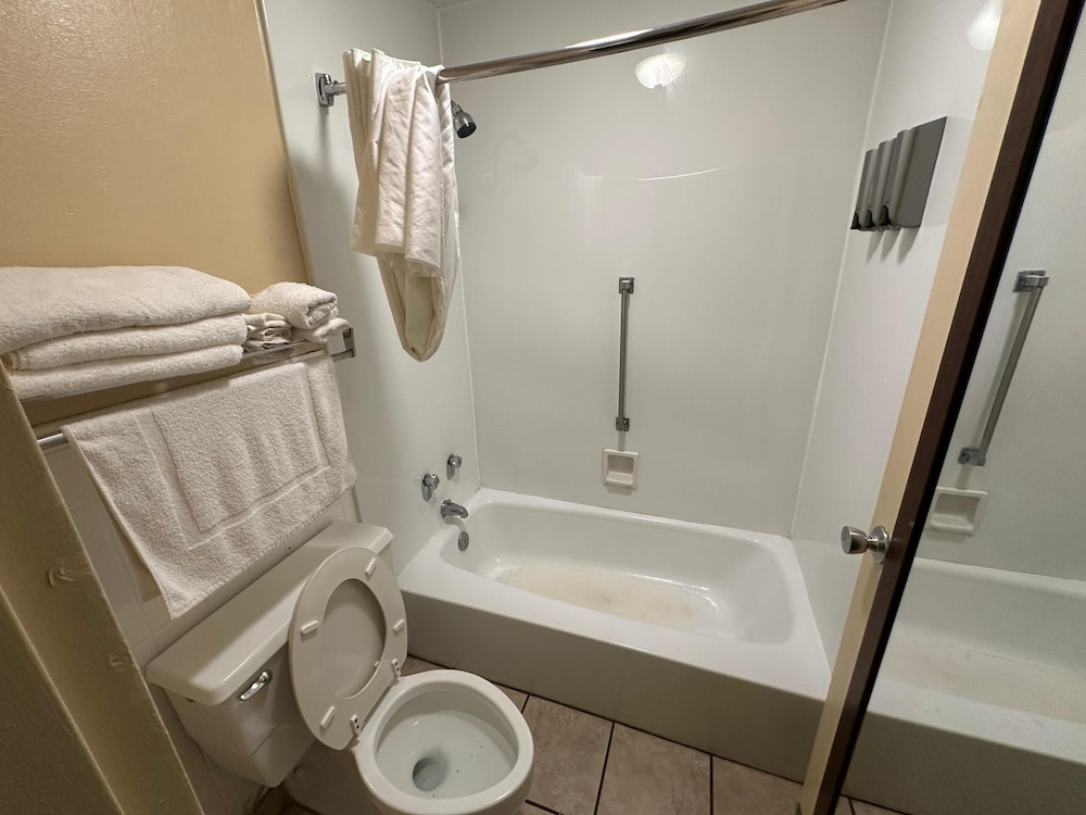 Hotel Red Rose by Townhouse Covington I 64 - photo 55