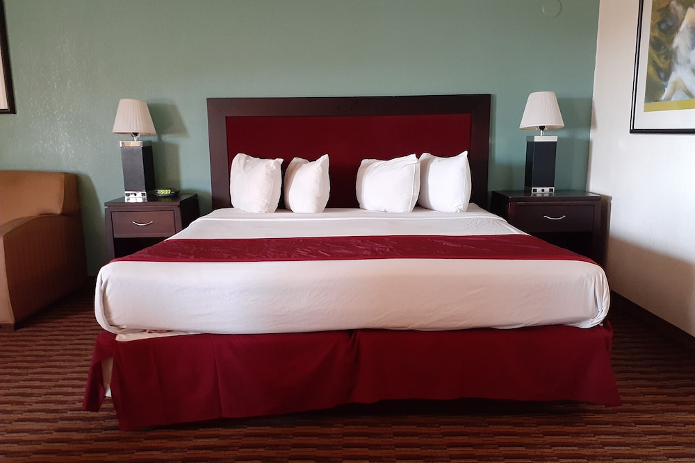 Howard Johnson Inn Salina Kansas - photo 11