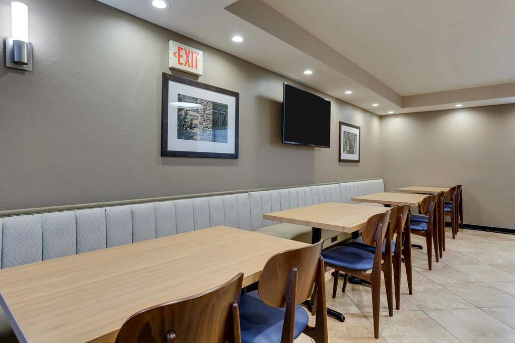 Drury Inn & Suites St. Louis St. Peters - photo 9