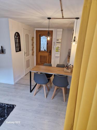 Studio Tout Confort Proche Des Thermes in Vals-Les-Bains, France