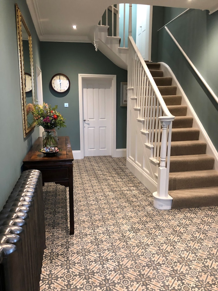 Moortown Lodge B&B — 4-Star Luxury Hotel in Ringwood, United Kingdom