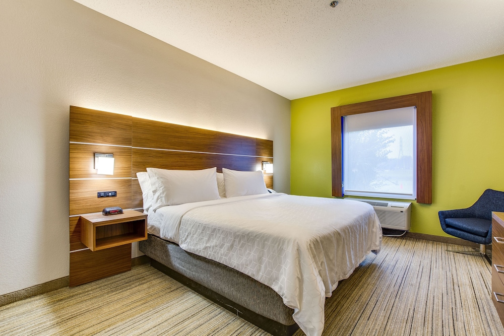 Holiday Inn Express Vincennes by IHG - photo 12