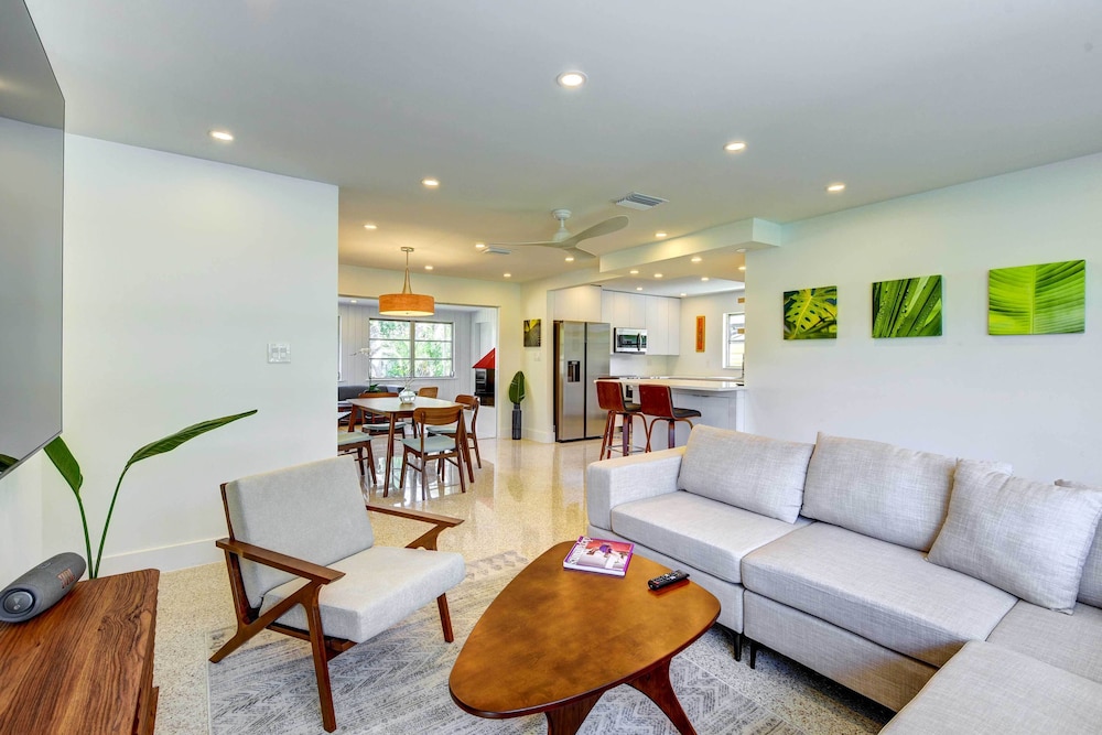Charming Sarasota Vacation Home Near Downtown — 4-Star Luxury Hotel in Sarasota, United States