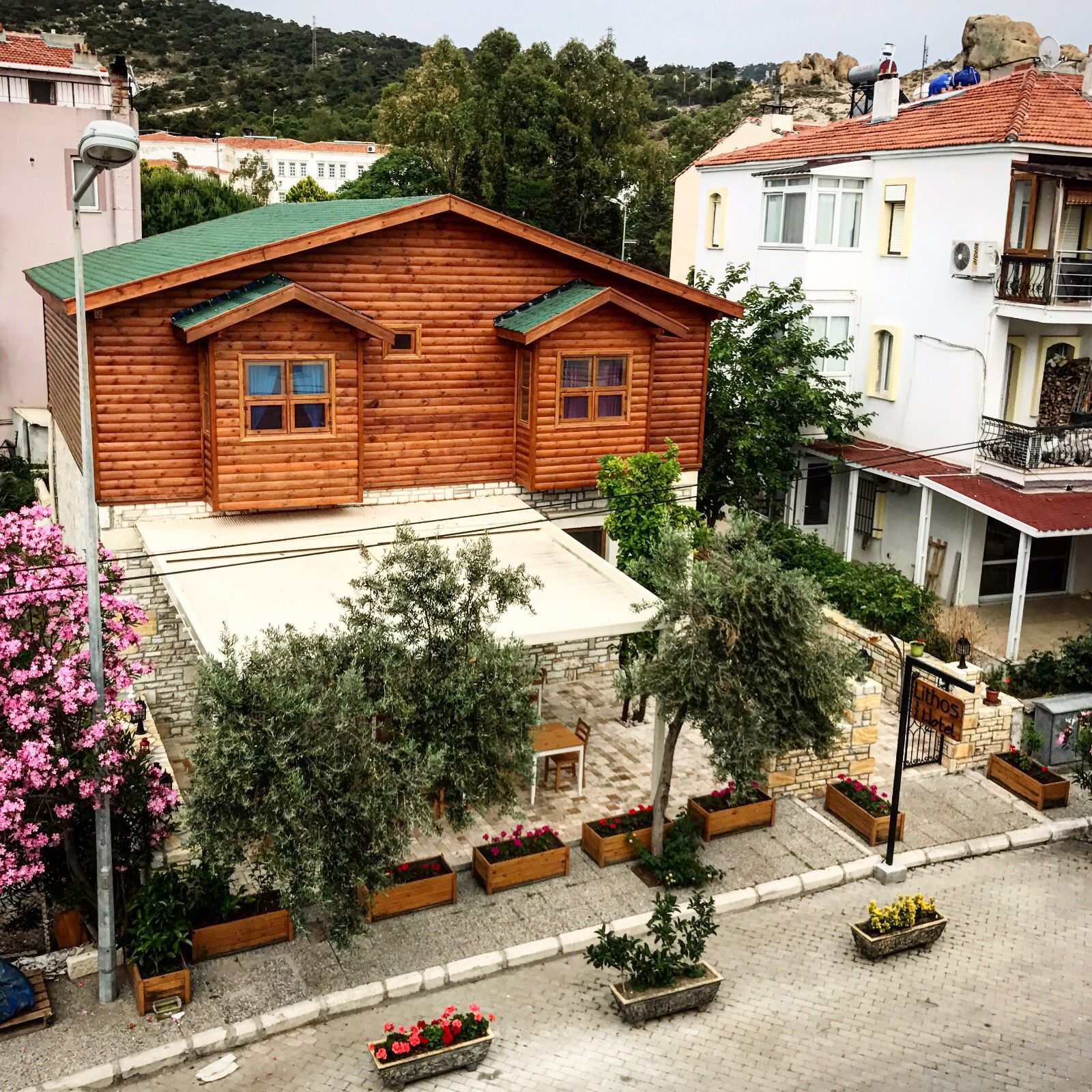 Lithos Hotel - carbon neutral hotel in Foca