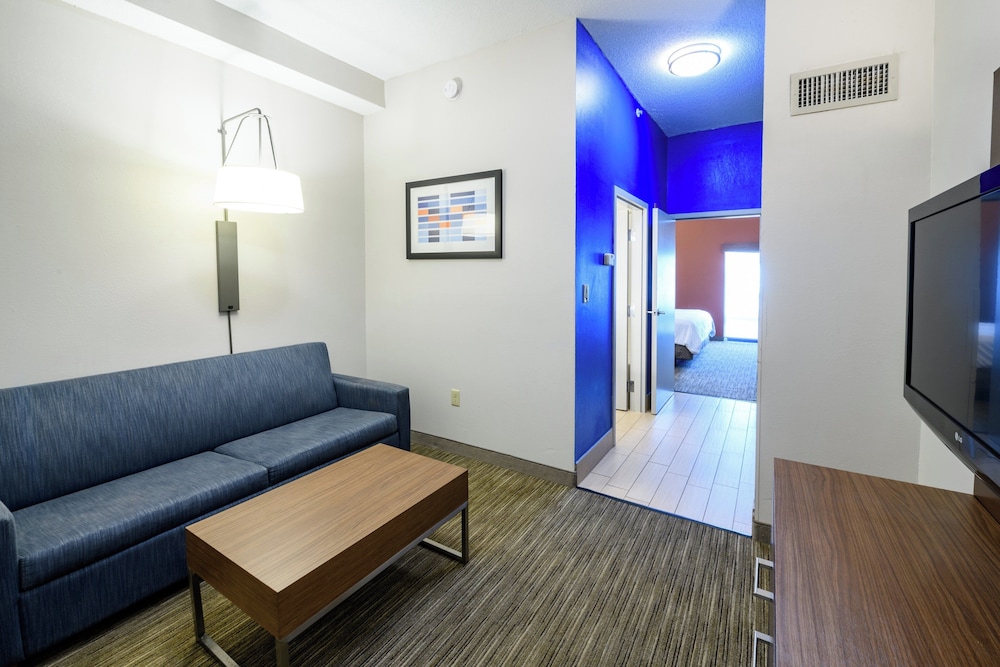 Holiday Inn Express Hotel & Suites Blythewood by IHG - photo 14
