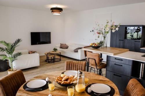 Luxe 4 persoons appartement in Residence Marina Kamperland 2c — 4-Star Luxury Hotel in Kamperland, Netherlands