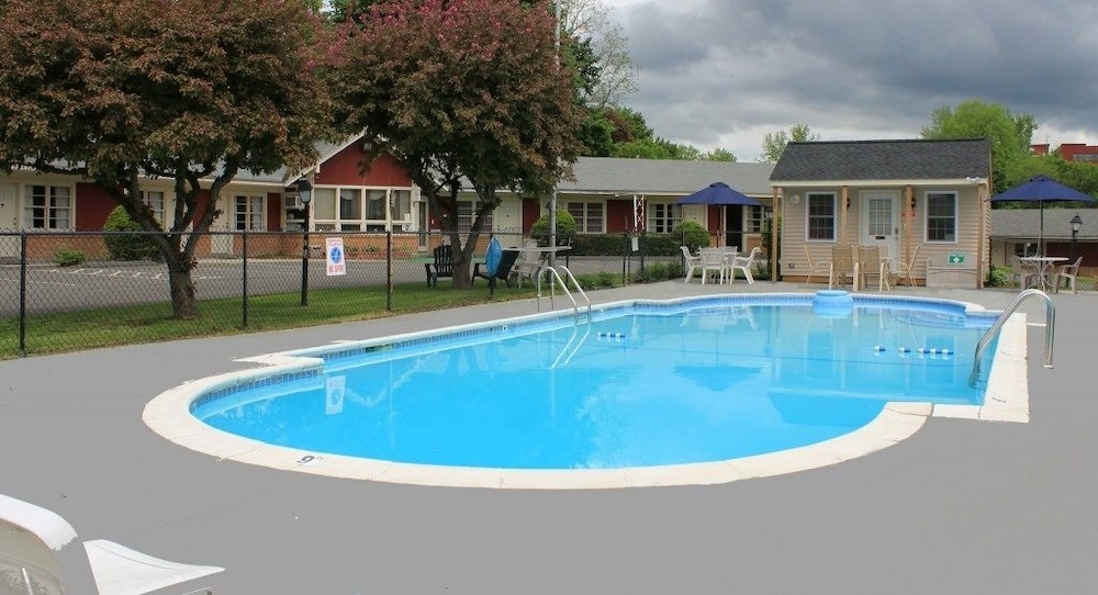 Berkshire Inn - photo 2