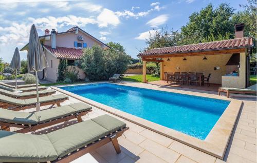 Holiday Home Pazin 07 — 4-Star Luxury Hotel in Pazin, Croatia