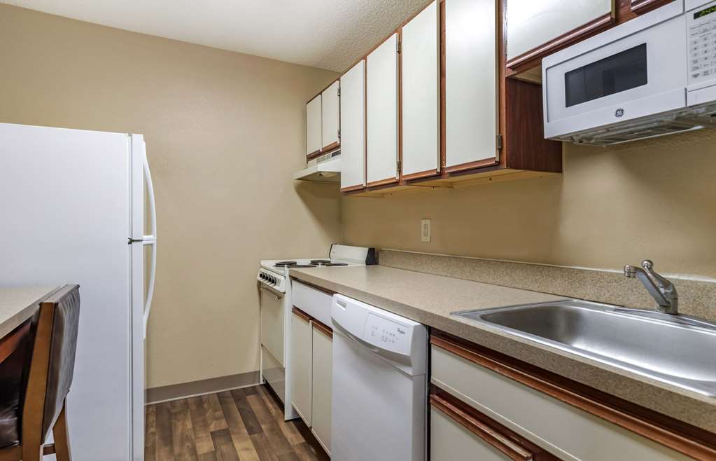 Extended Stay America Suites San Antonio Colonnade Medical - photo 24